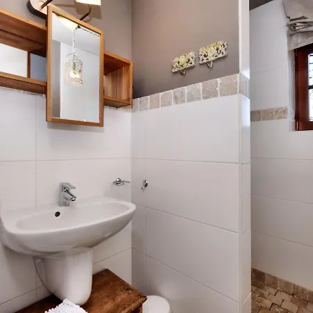 펜션 Cozy, Authentic House In A Quiet Village, Also As The Big House Be-6698-15 *